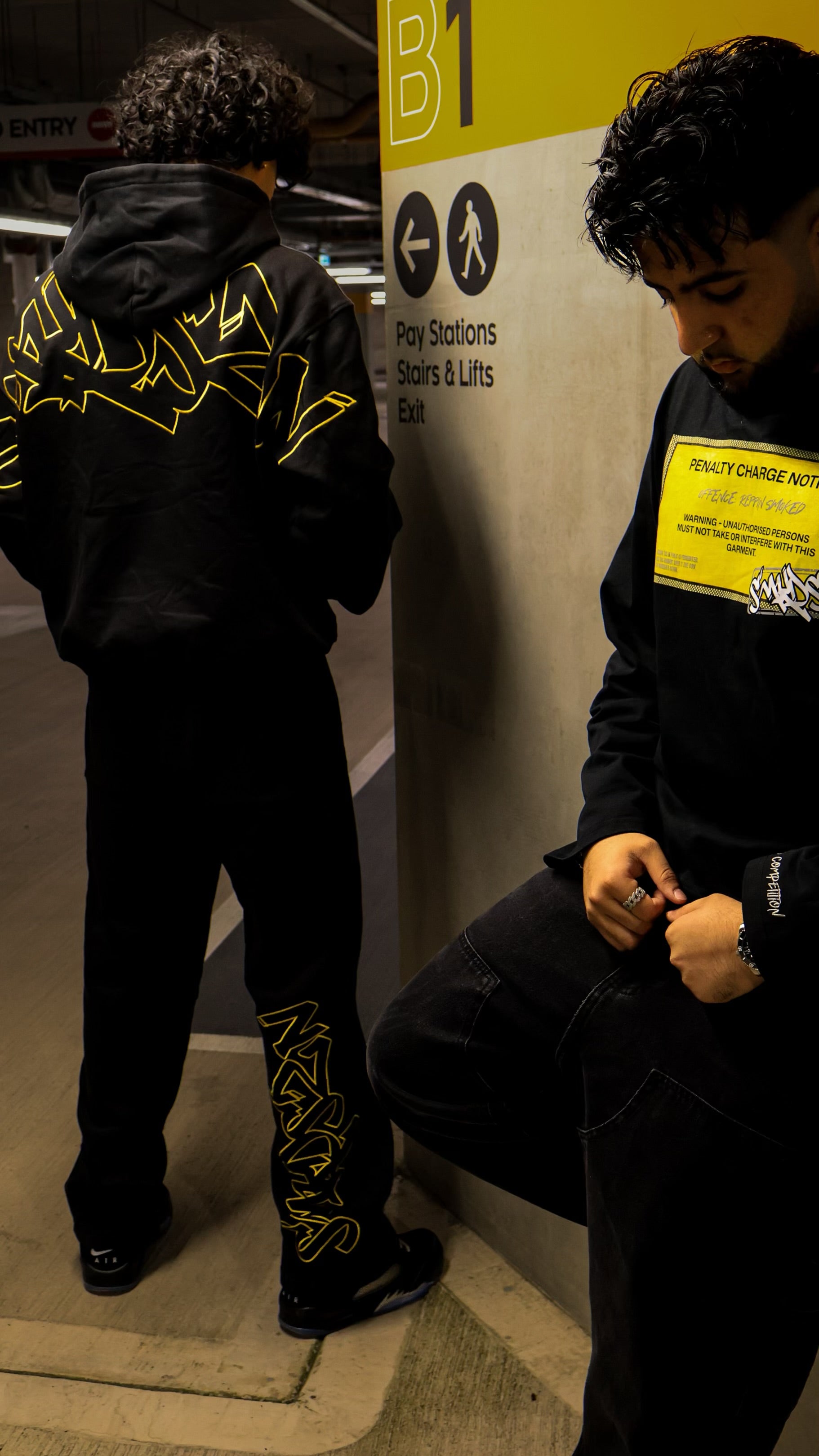 [RESIST] VANDAL PANELLED JOGGAS - HAZARD YELLOW